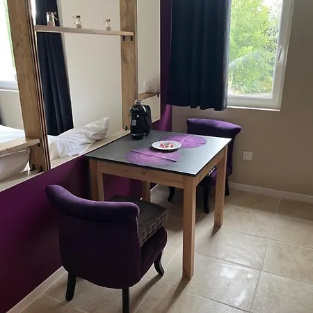 Apartamento De Campagne Au Bord D'un étang De Pèche