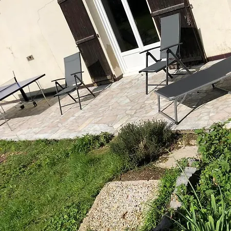 Apartamento De Campagne Au Bord D'un étang De Pèche *